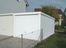 Flachdach Garage neben Betongarage